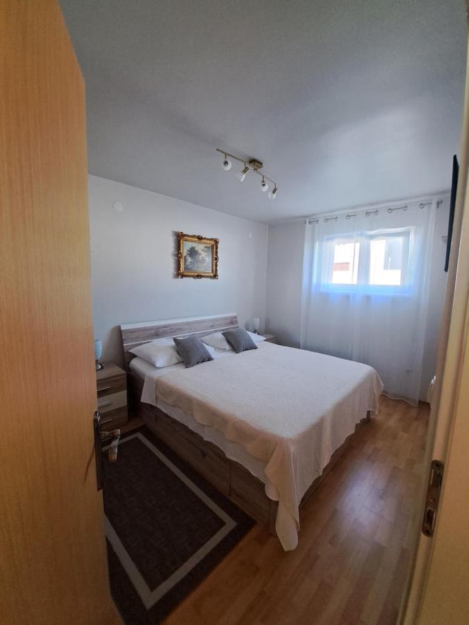 Aenona Apartment